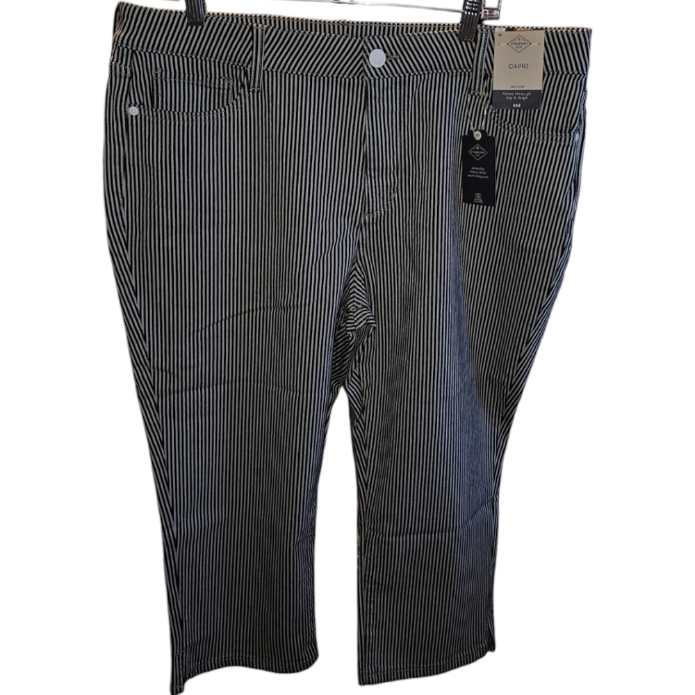 NWT St. John's Bay Vertical Stripe Capri Pants